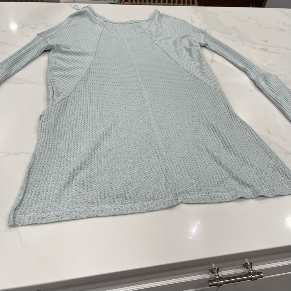 🎉HP🎉 NWOT Free People light blue Catalina thermal long sleeve T-shirt - Picture 13 of 16